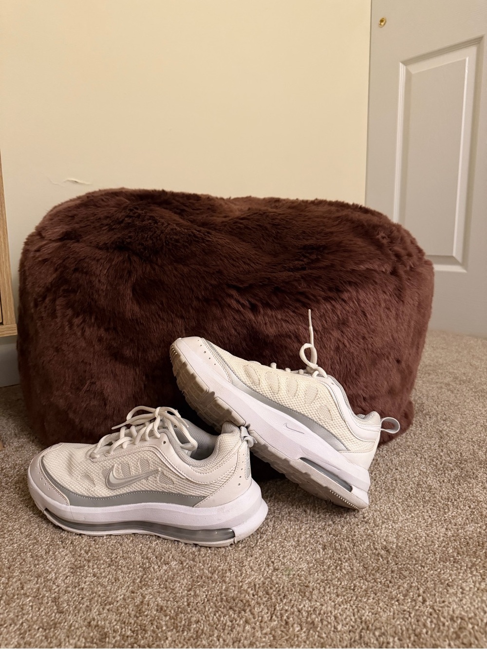 Nike Women's Sneakers in White and Gray Trim